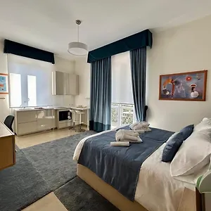 kings-suite-quiet-and-refined-in-the-heart-of-milan.it-lombardy.com/